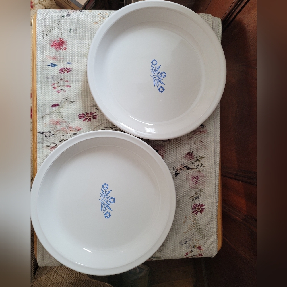 Corning Ware Pie Plates, 9" set of 2 Cornflower design
